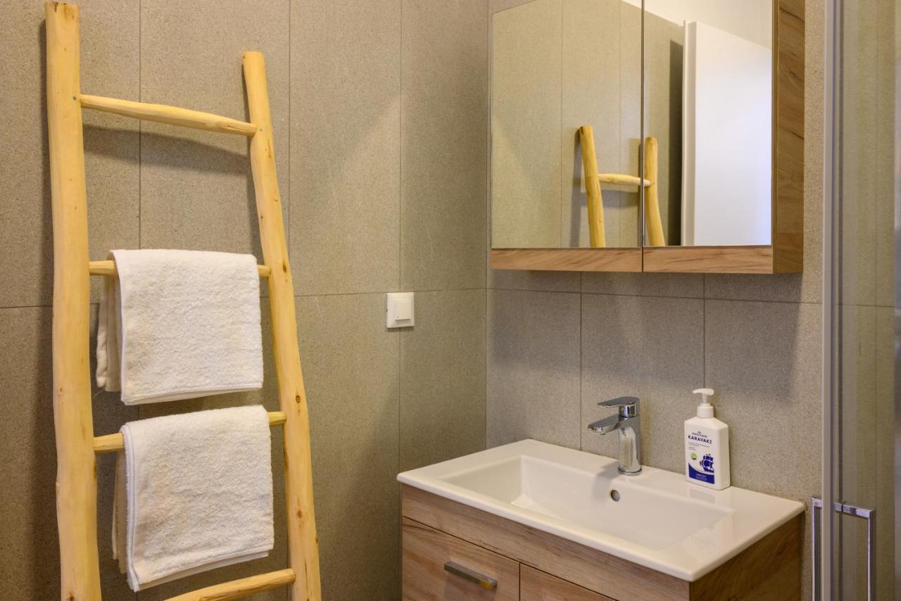 Elounda Mistercrete Apartment Bagian luar foto